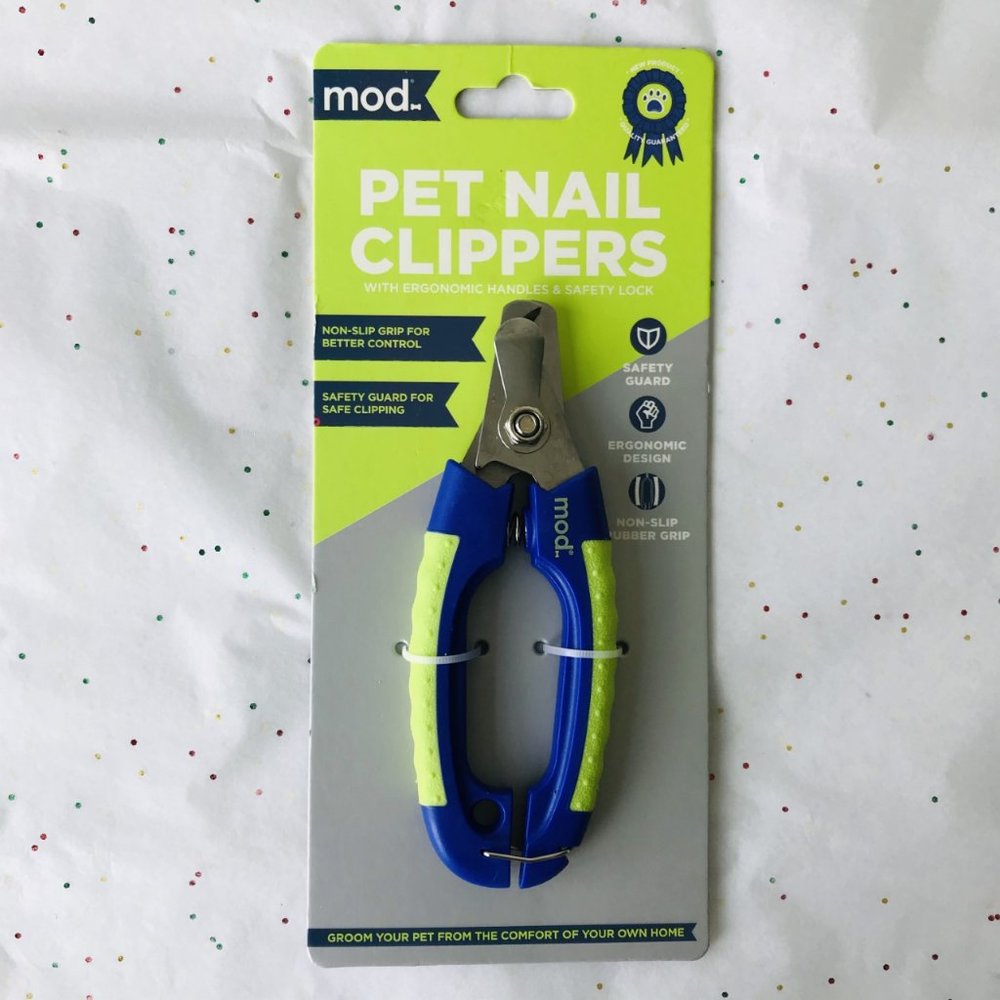 Dog mod  Pet  Nail Clipper Rubber Grip Safety Lock Easy to Use